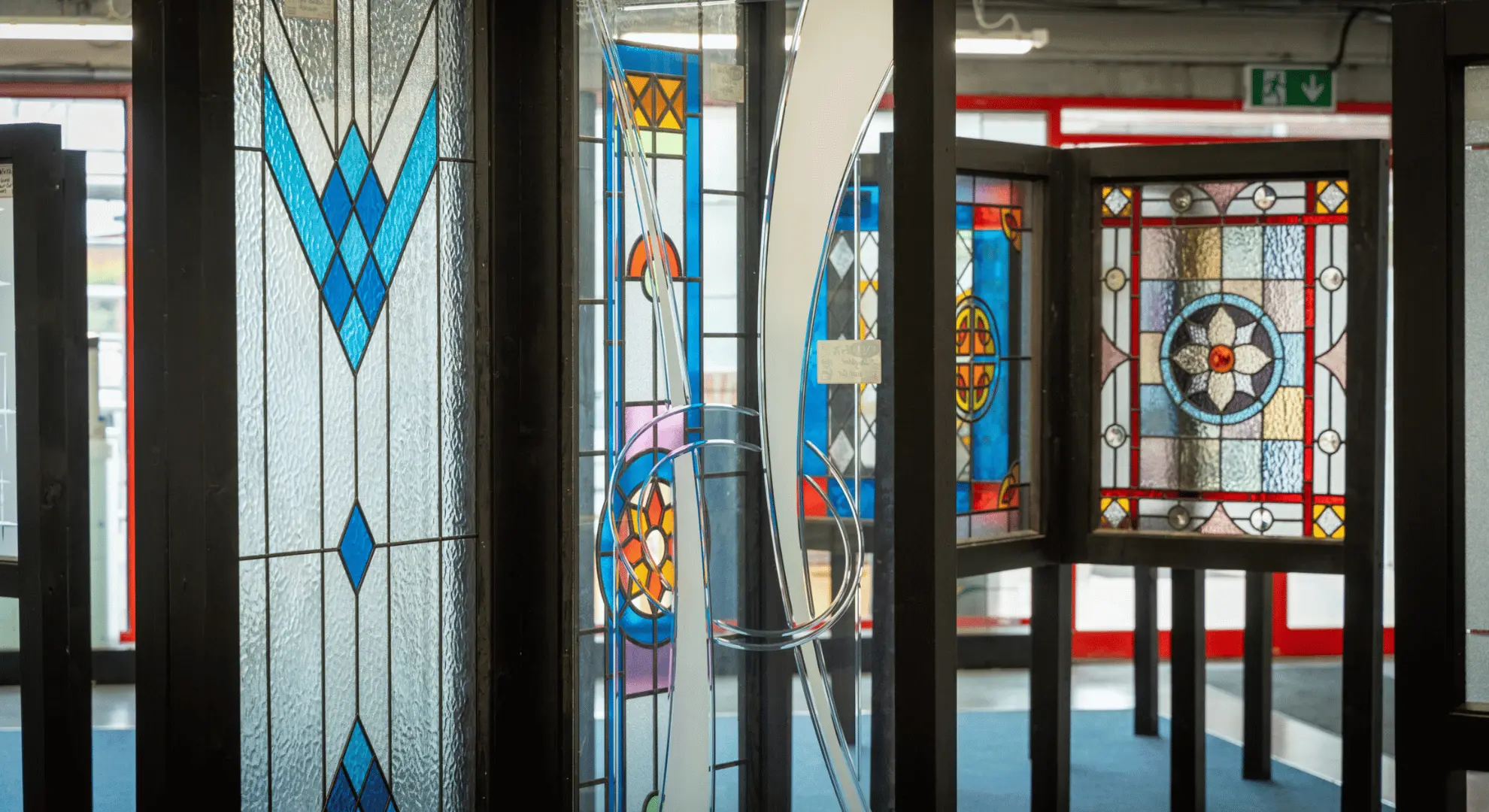 Your Guide to Choosing Bespoke Decorative Glass Panels Northern Ireland